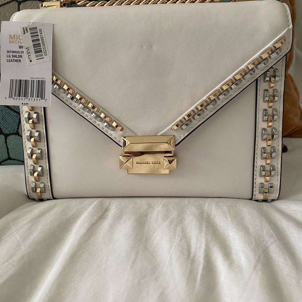 “GREAT HOLIDAY GIFT”🎁 🎁🎁🎁🎁🎁🎁🎁🎁🎁Michael Kors leather bag